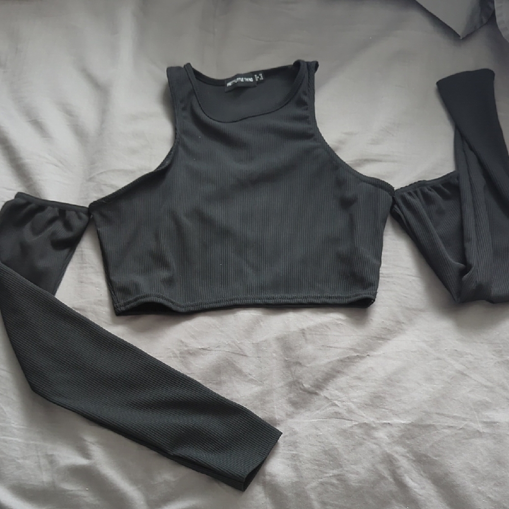 Pretty Little Thing Black Crop Top With Sleeves